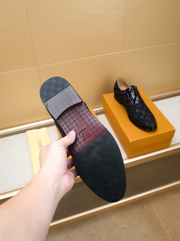 ルイヴィトン靴全体デザイン